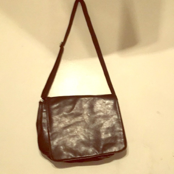 Van Heusen Studio Cross Body Laptop bag NEW - Picture 4 of 7